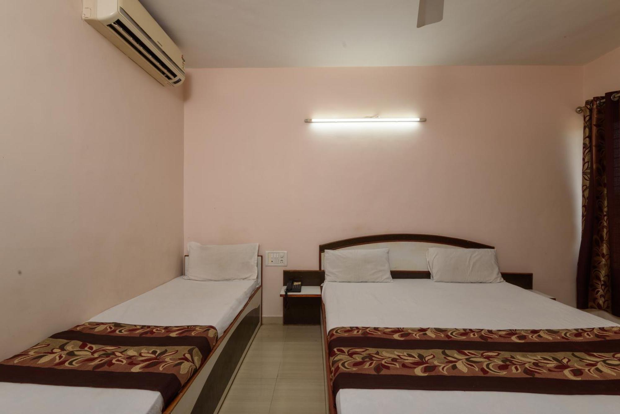 Hotel Sai Shraddha Shirdi Eksteriør bilde
