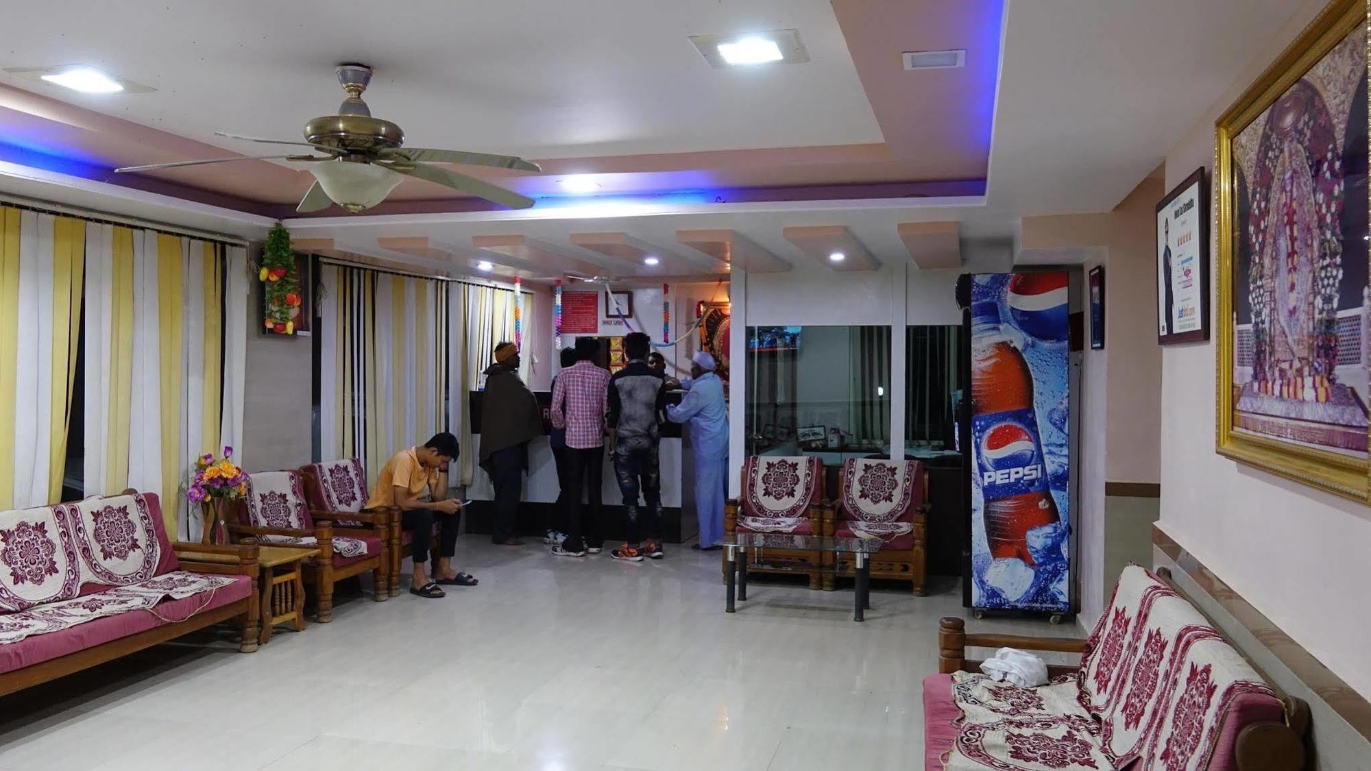 Hotel Sai Shraddha Shirdi Eksteriør bilde